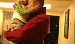 潘长江爆料孙子的视频播放,视频播放引发网友热议