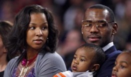 詹姆斯女友爆料视频播放,揭秘甜蜜幕后故事