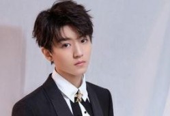 圈内爆料张碧晨被吐痰,现场惊现吐痰事件引热议